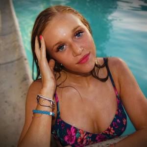 Meet your Posher, Kaylee